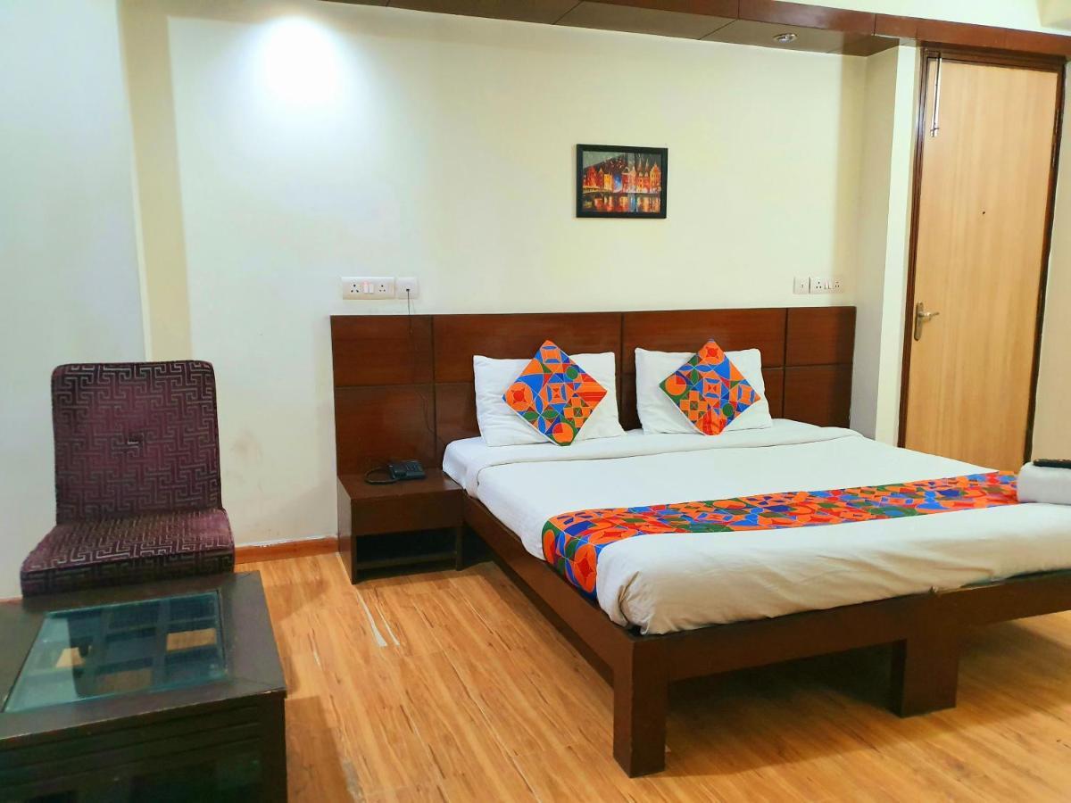 Hotel Merriment Alpha Noida Buitenkant foto